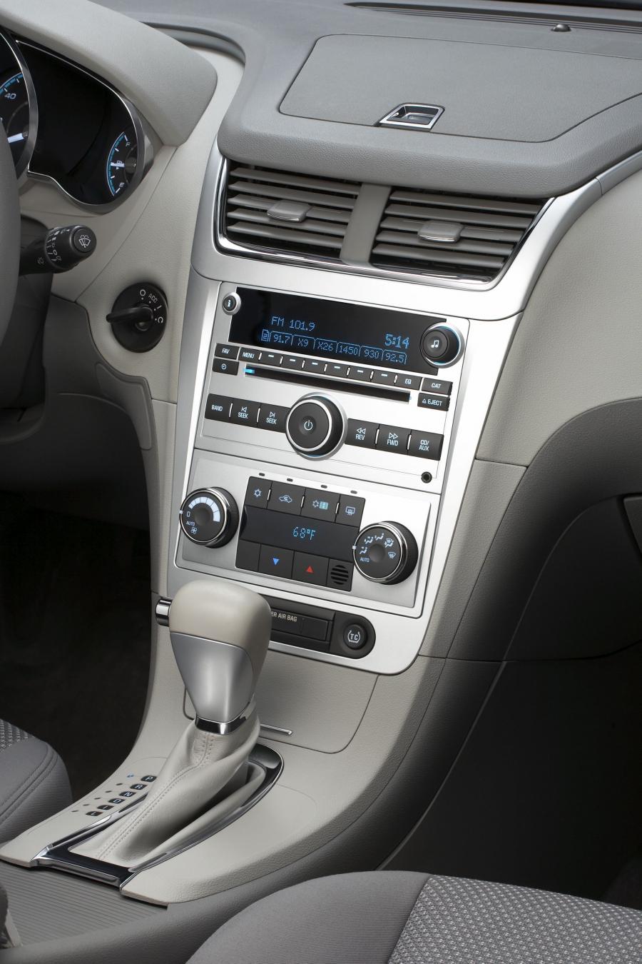  Chevrolet Malibu Hybrid 2008 года  (фото 4 из 13)